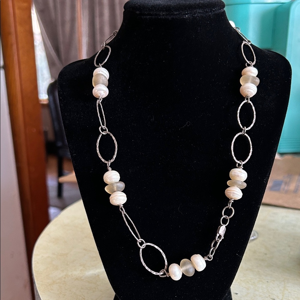 Elegant sterling Silver and  Pearl???  Necklace